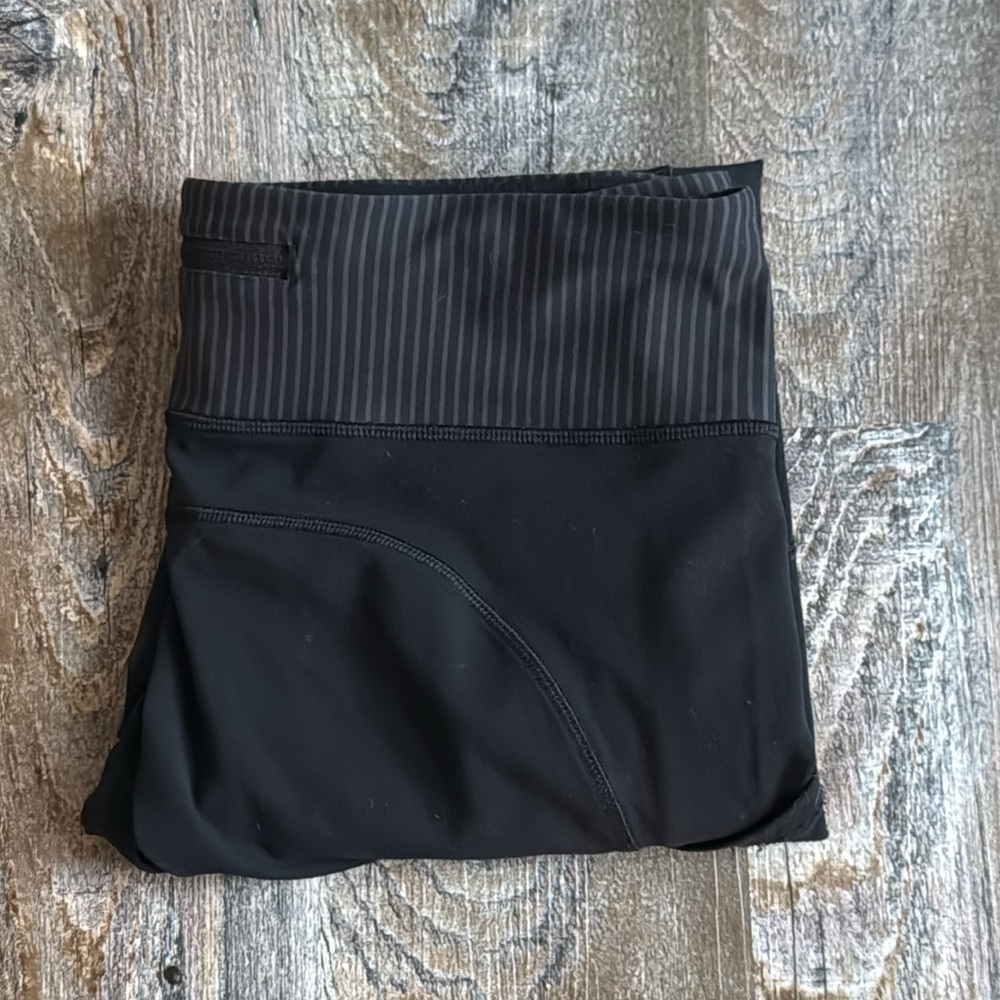 Lululemon | Ruffle/ Ruched Leggings - Picture 2 of 10